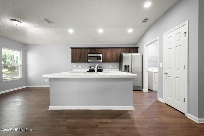 Building Photo - 613 Washington Ln