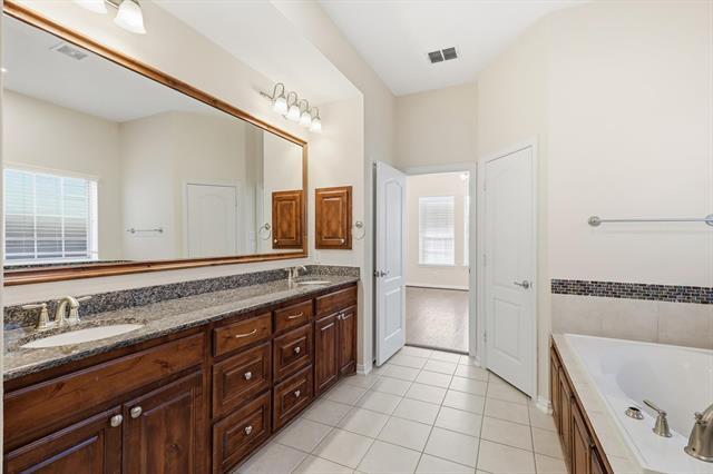 Building Photo - 304 Sir Brine Dr