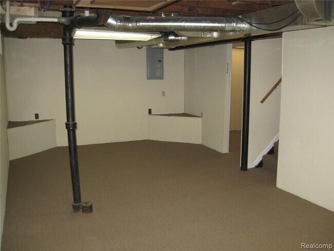 Building Photo - 141 De Villen Ave