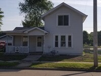 Building Photo - Updated 3 Bedroom House with 1st floor lau...