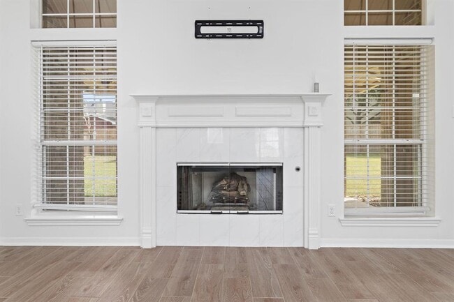 Building Photo - 7673 Rosewood Dr