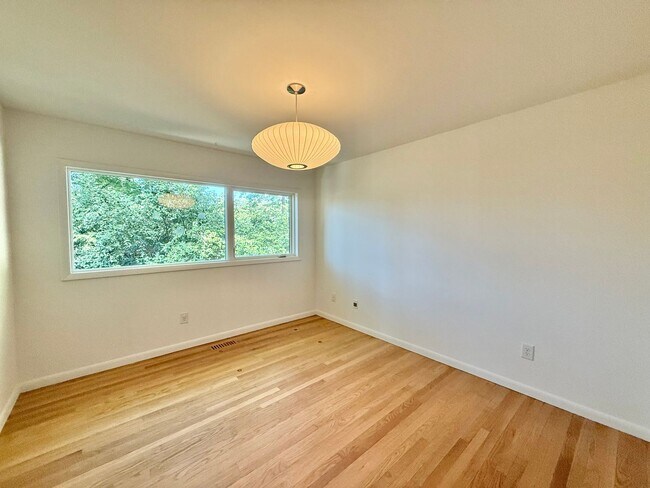 Building Photo - **OFFERING WAIVED APPLICATION FEES & $300 MOVE IN PROMOTION** Luxurious 4BD, 3BA Raleigh Home wit...