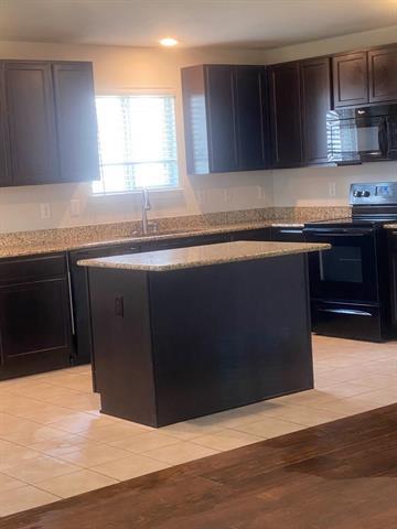 Building Photo - 5840 Mirror Ridge Dr