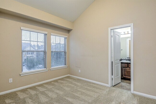 Building Photo - 19 Cheswood Manor Court