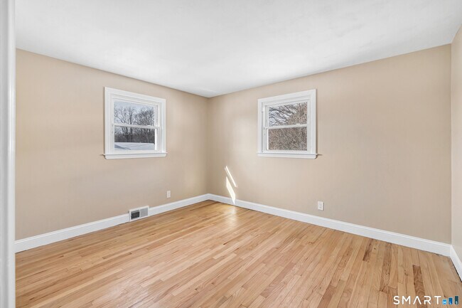 Building Photo - 139 Walnut Tree Hill Rd