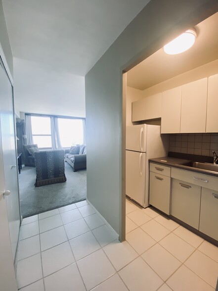 Building Photo - 3600 N Lake Shore Dr