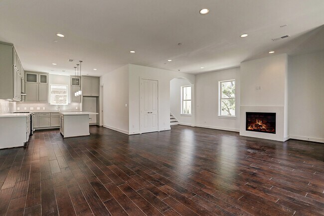 Building Photo - 1402 Eberhard St