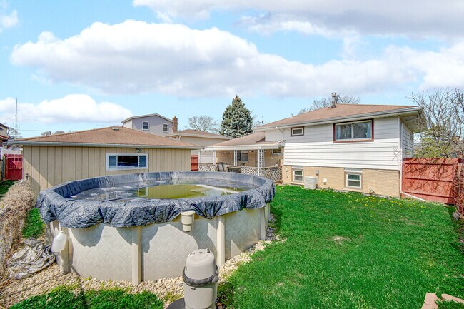 Building Photo - 7305 W 75th St