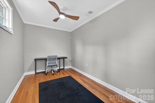 Building Photo - 3920 Haven Dr