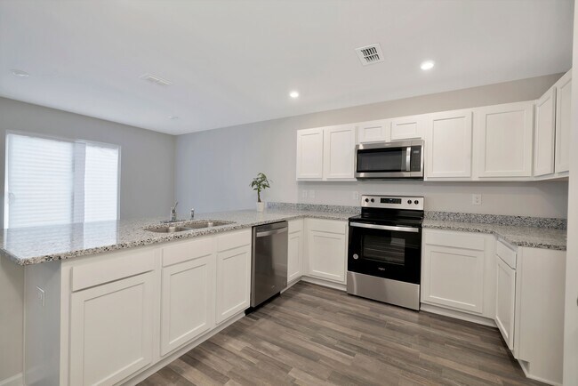 Lots of Counter Space - 1519 Hollins Dr