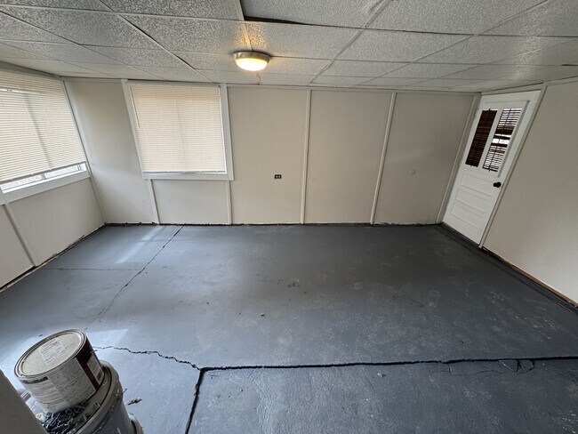 Building Photo - 961 N Perkins Rd