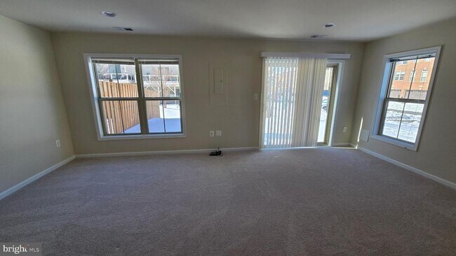 Building Photo - 6634 Bartrams Forest Ln