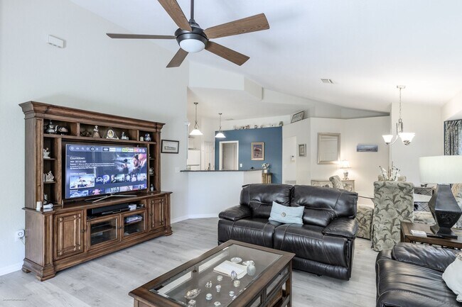 Building Photo - Turnkey Furnished Seasonal Rental – 2 Bedroom, 2 Bath in Burnt Store Marina