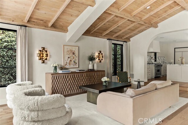 Building Photo - 738 San Lorenzo St