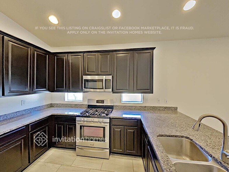 Building Photo - 3836 E Narrowleaf Dr