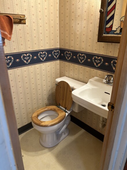 Building Photo - 25921 Yeoman Dr