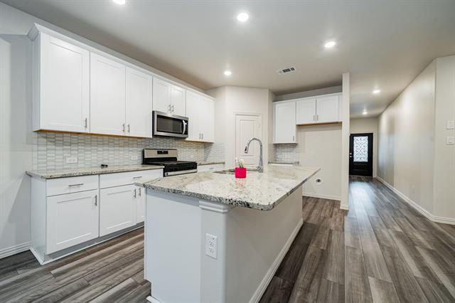 Building Photo - 5275 Amistad Dr