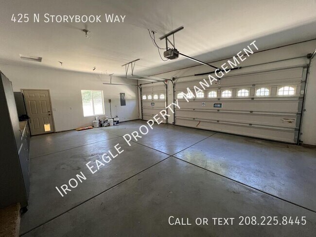 Building Photo - 425 N Story Book Way