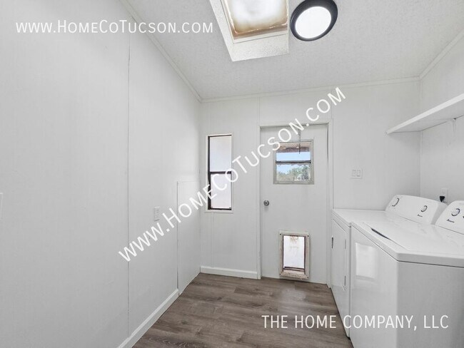 Building Photo - 12151 W Blue Quail Pl