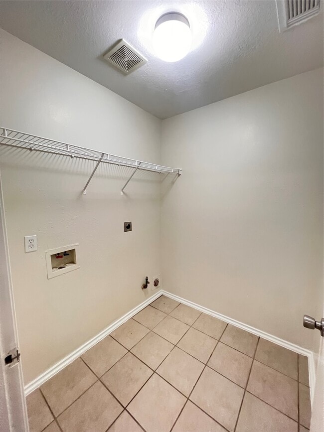 Building Photo - 4714 Garden Meadow Dr