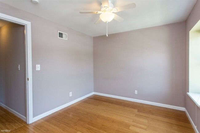 Building Photo - 4 br, 2 bath Triplex - 1745 WILLINGTON ST ...