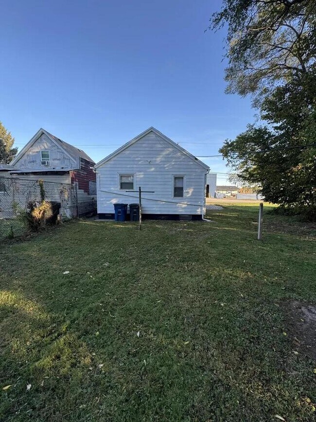 Building Photo - 54 E Sylvania Ave