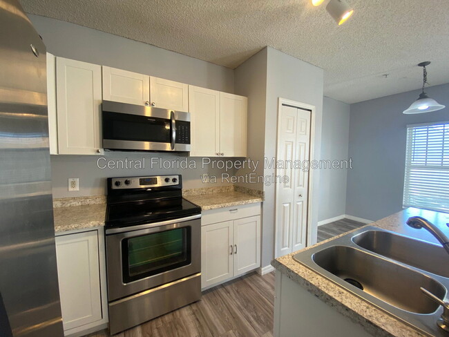 Building Photo - 2076 Cypress Bay Blvd