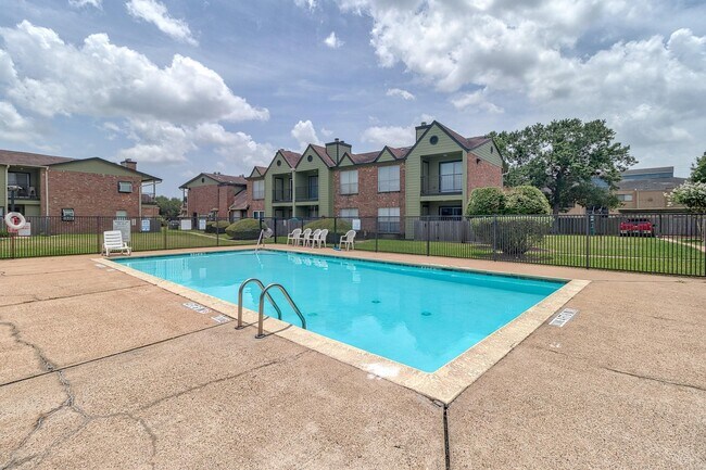 Building Photo - 18800 Egret Bay Blvd