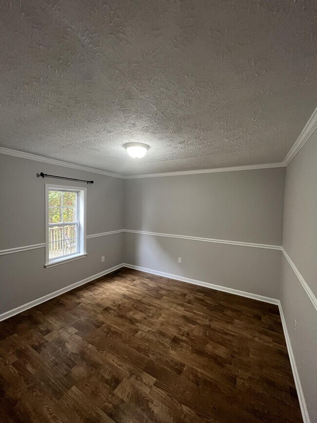 Building Photo - 306 Forest Hills Dr