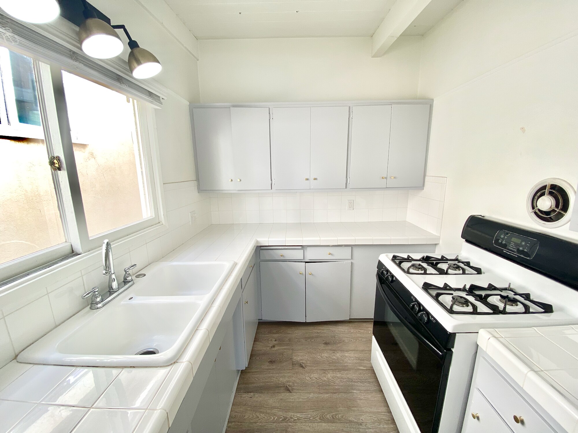 Building Photo - 121 Rosecrans Pl