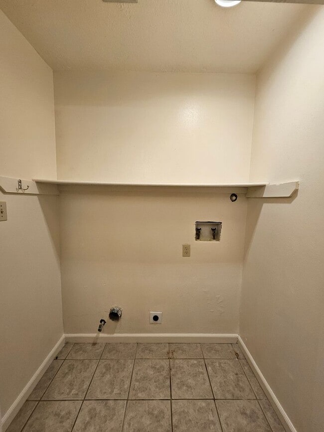 Building Photo - Louisiana Blvd SE-1125