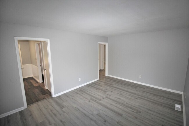 Building Photo - Available For Immediate Move-In!