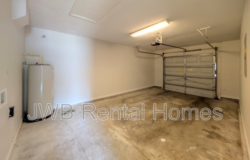 Building Photo - 8364 Eaton Ave
