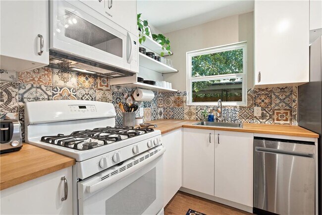 Building Photo - 4602 Chiappero Trail