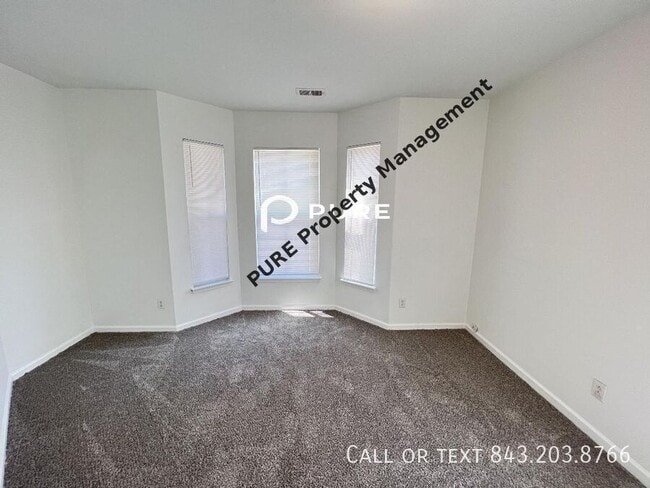 Building Photo - 153 Avonshire Dr