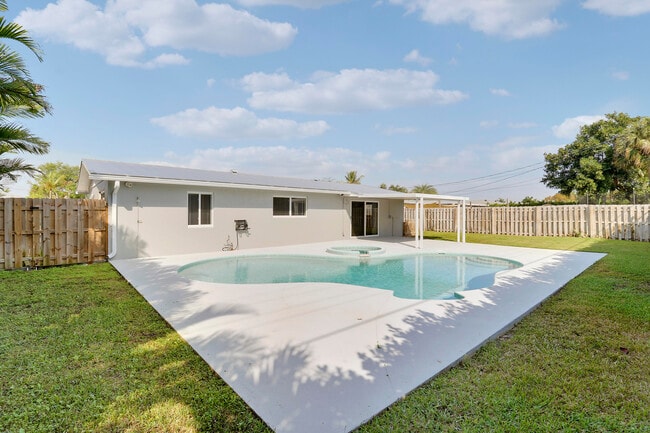 Building Photo - 636 Eastwind Dr