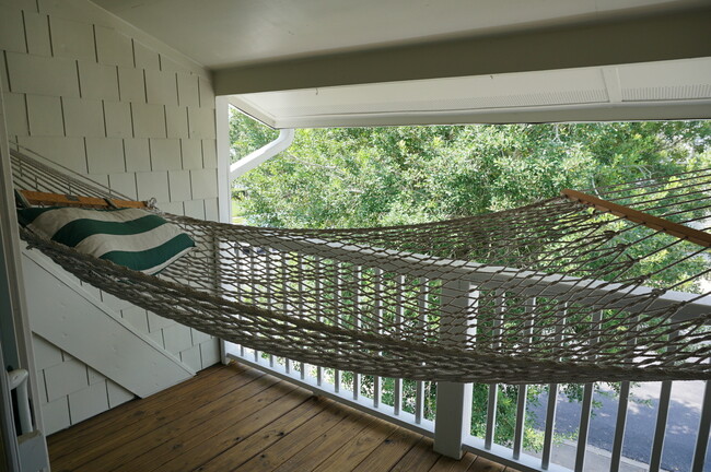 Building Photo - Furnished 3Bd/2Ba Channel Walk Townhome in...