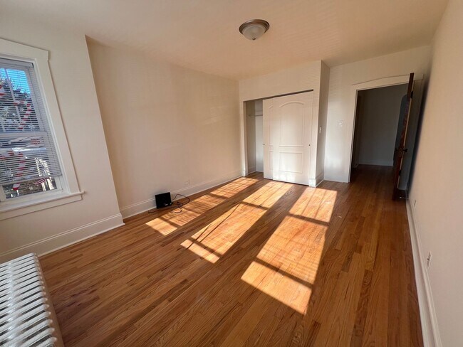 Building Photo - West Ridge Renovated Two Bedroom One Bath