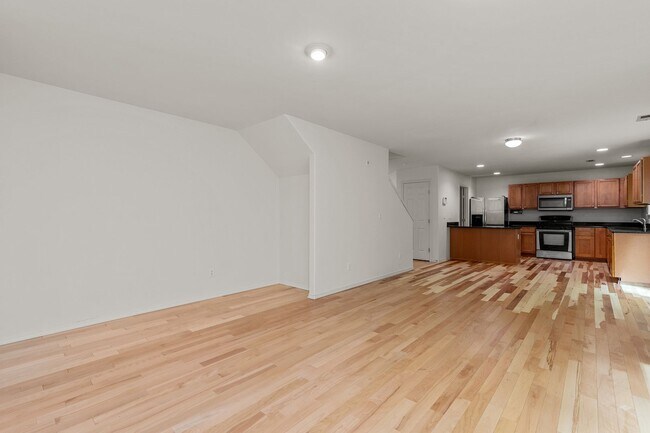 Building Photo - Stunning 3 bed, 2.5 bath home in desirable Bothell neighborhood