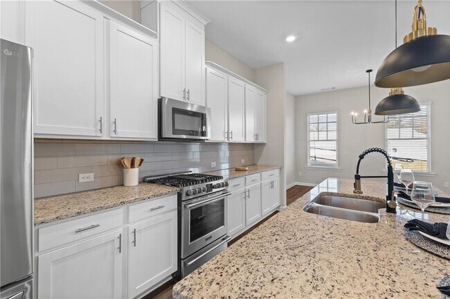 Building Photo - 6023 Skellig St