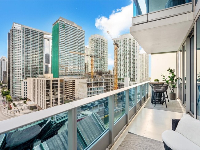 Building Photo - 200 Biscayne Blvd Way