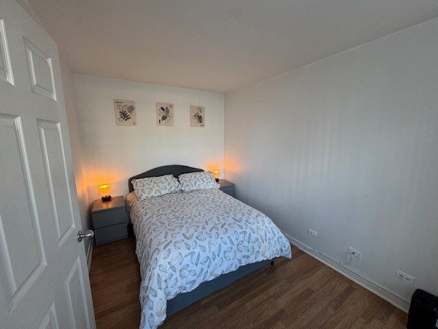 Building Photo - 211 E Ohio St