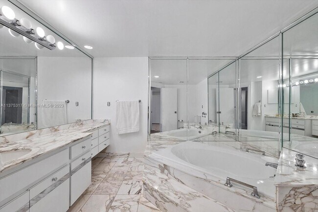 Building Photo - 10155 Collins Ave