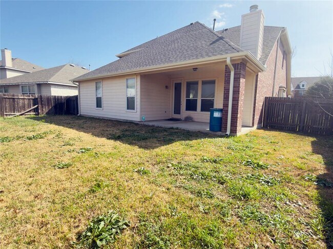 Building Photo - 3932 Links Ln