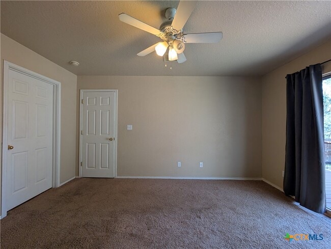 Building Photo - 1013 Misty Acres Dr