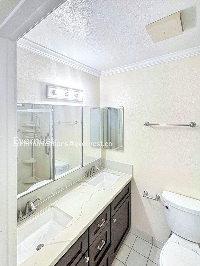 Building Photo - 108 Madora Pl