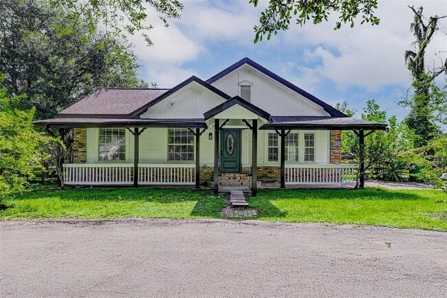 Primary Photo - 10910 Maple Leaf St