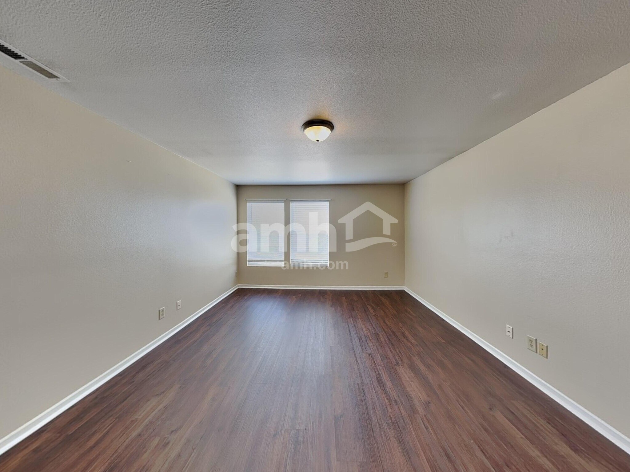 Building Photo - 3347 Hemlock St