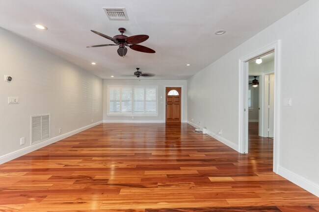 Building Photo - 12293 Coconut Row