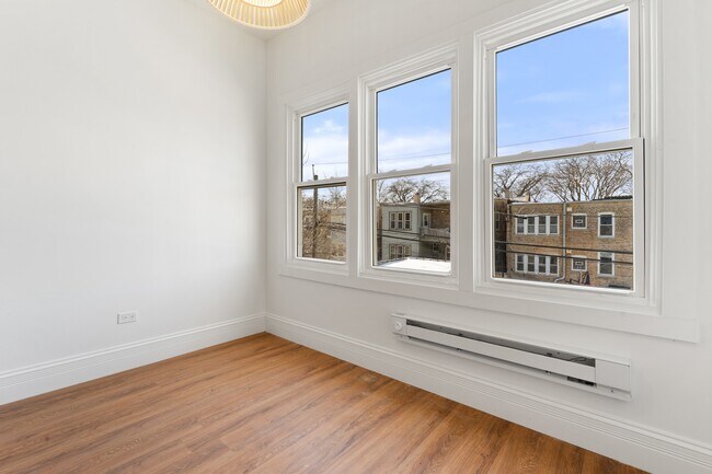 Kitchen Sunroom - 6444 N Magnolia Ave